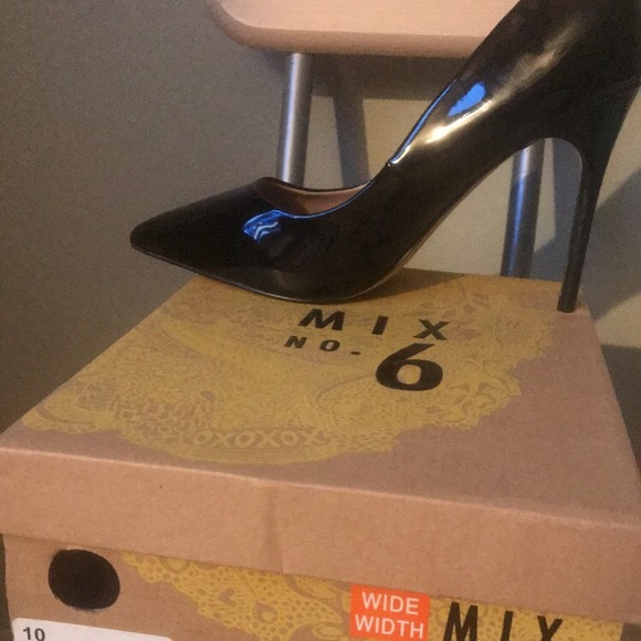 Shoes - Picture 1 of 2